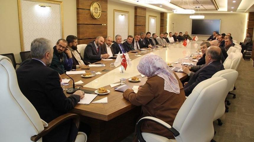 Kayseri&rsquo;den M&uuml;ltecilere 51 Tır Yardım Malzemesi