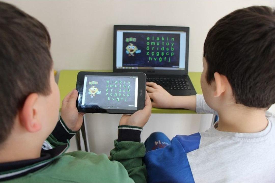 Amasya &Uuml;niversitesinden &Ouml;zel &Ouml;ğrenciler İ&ccedil;in Harfleri &Ouml;ğreten Program