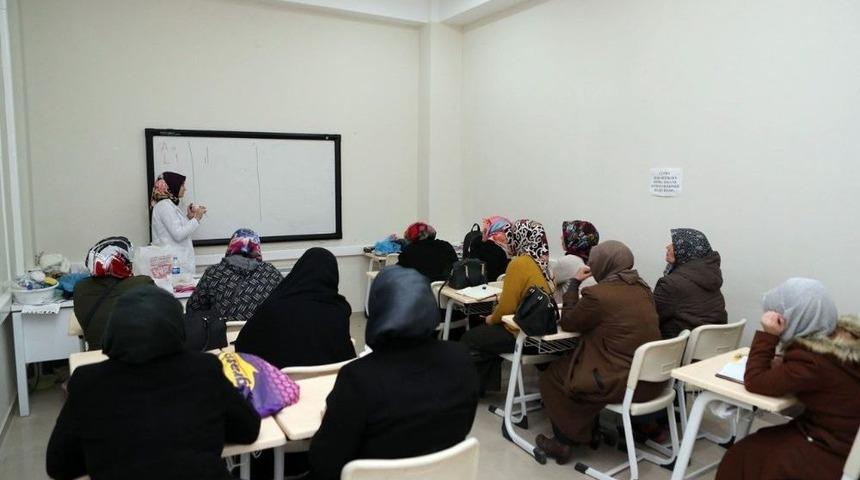 Arnavutk&ouml;y&rsquo;de Okuma Yazma Seferberliği Başladı