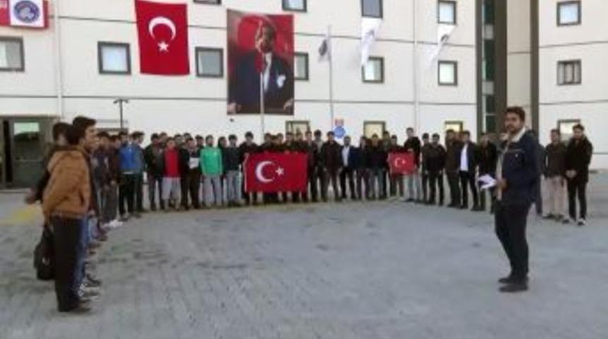 &Uuml;niversiteli &Ouml;ğrenciler Komando Andı Okudu