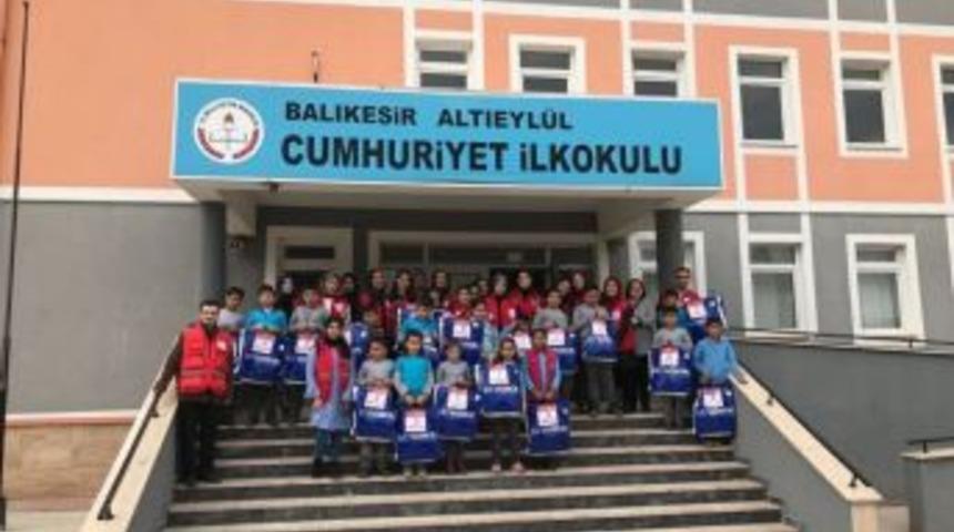 Kızılay&rsquo;dan &Ouml;ğrencilere Yardım