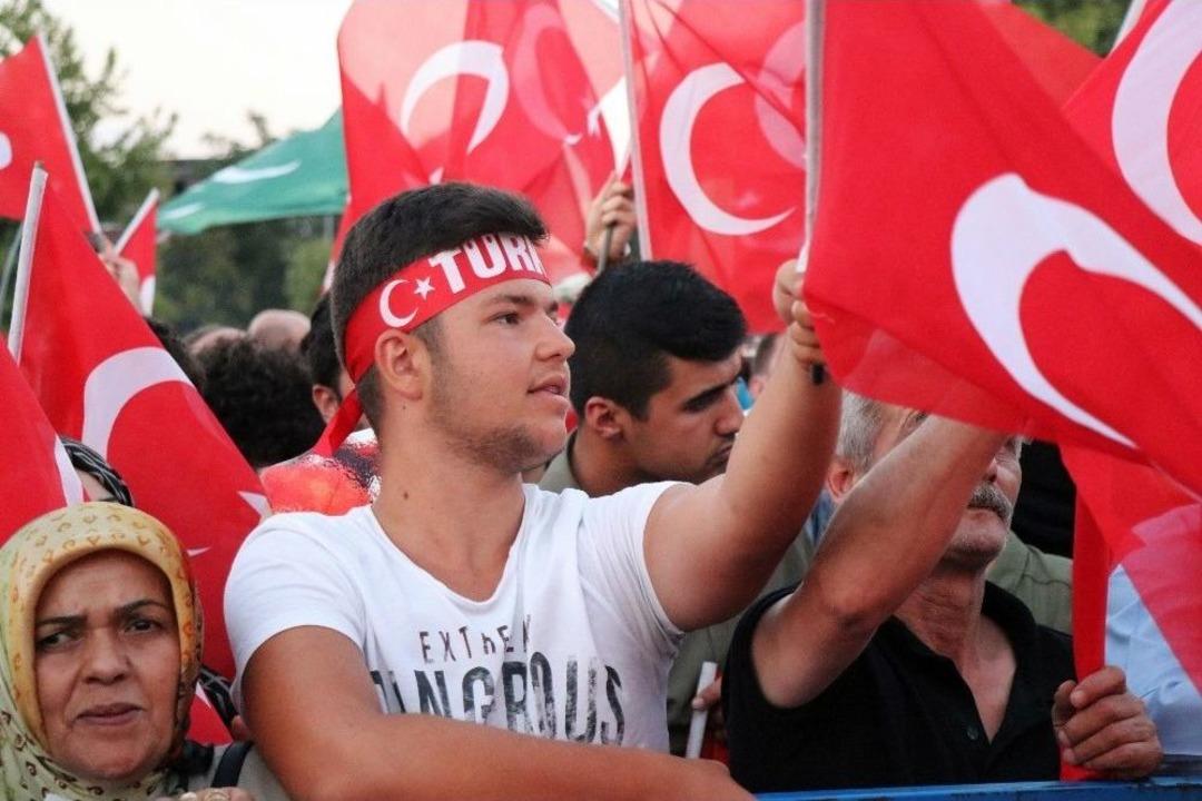 Sakarya&rsquo;da Darbe Teşebb&uuml;s&uuml;n&uuml;n 2&rsquo;nci Yılında &rsquo;demokrasi N&ouml;beti&rsquo;