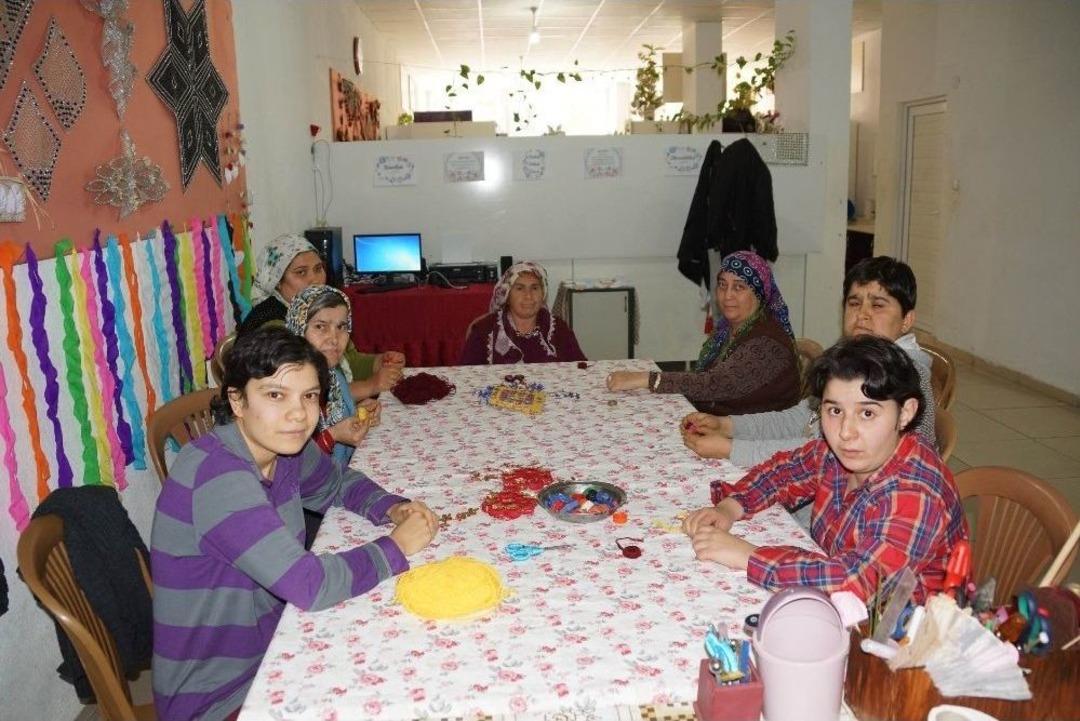 Engelleri &Uuml;reterek Aşıyorlar