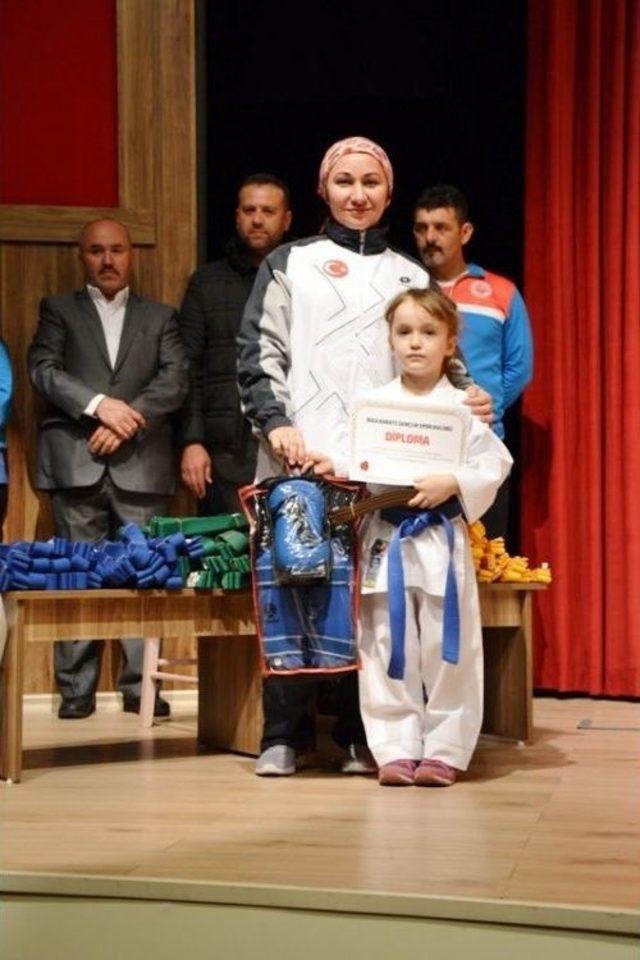 Biga Karate Gen&ccedil;lik Spor Kul&uuml;b&uuml; Karatecileri Kemer Y&uuml;kseltti 2