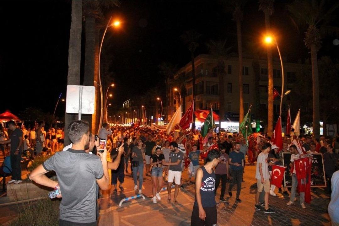 Marmaris Demokrasiye Sahip &Ccedil;ıktı