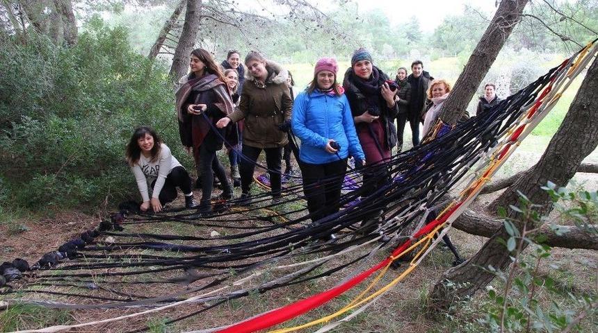 Doğa Sanatla Giyindi
