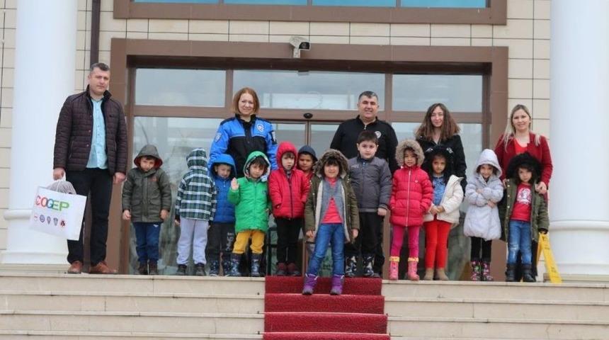 Minik &Ouml;ğrenciler Polisleri Ziyaret Etti