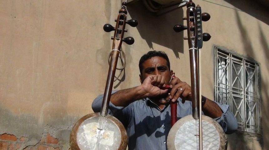 (&ouml;zel) &Uuml;&ccedil; Kuşaktır Ekmeklerini Atın Kuyruğundan &Ccedil;ıkarıyorlar