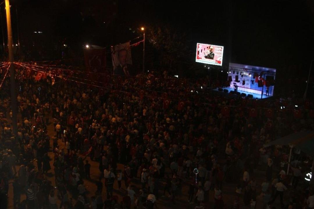 Isparta&rsquo;da 15 Temmuz Demokrasi Ve Milli Birlik G&uuml;n&uuml; Coşkusu