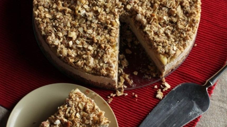 Elma Parçacıklı Cheesecake