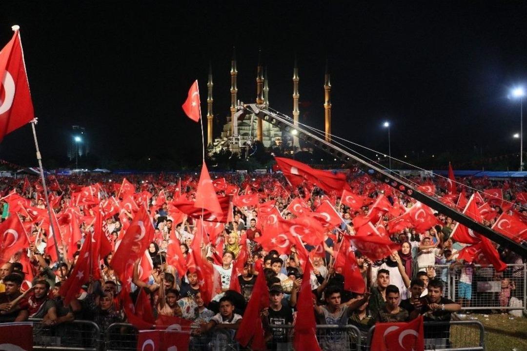 Adanalılar 15 Temmuz N&ouml;betinde