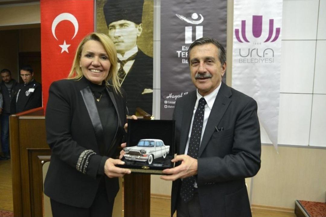 Tepebaşı Ve Urla Kardeş Şehir Oldu