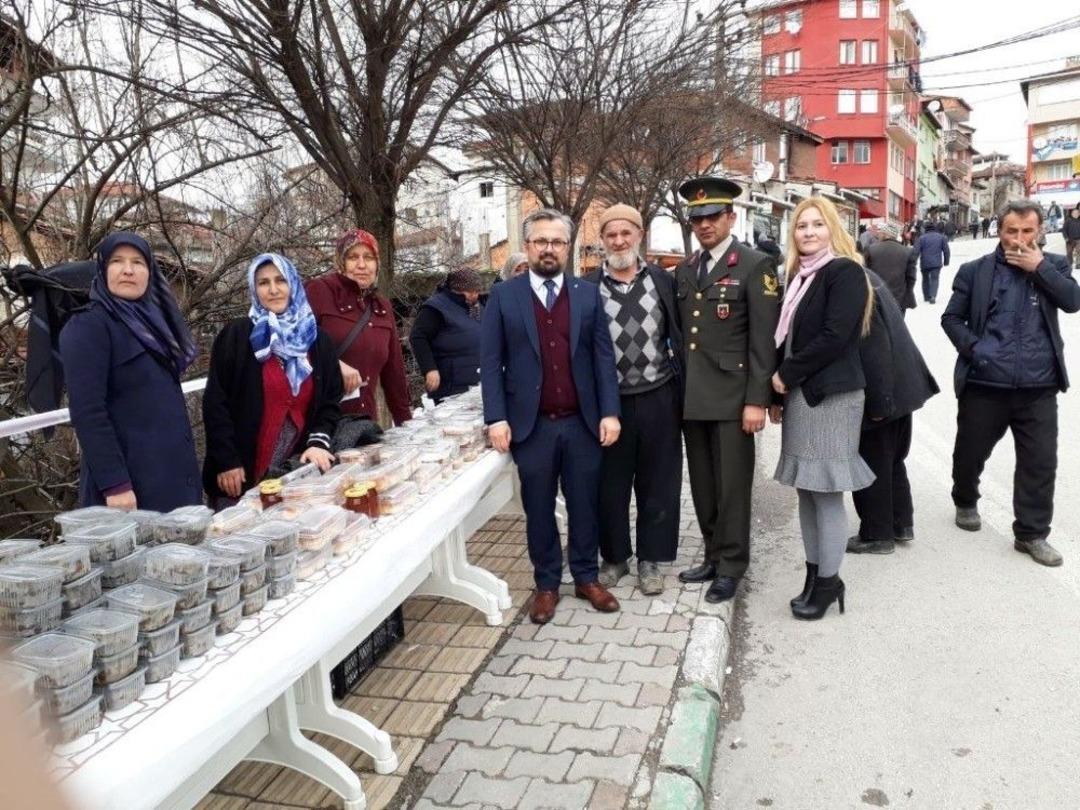 B&uuml;y&uuml;korhanlı Kadınlardan Mehmet&ccedil;iğe Destek