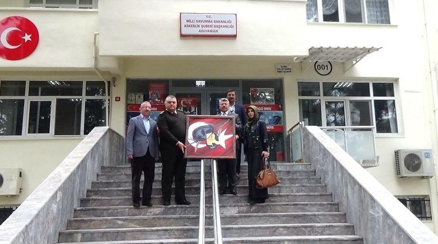 Komutana Afrin Tablosu Hediye Edildi