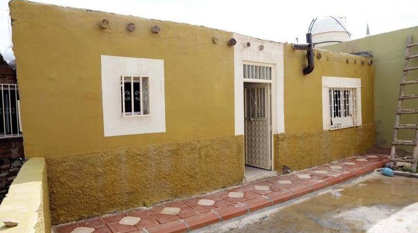 Evi Yanan Kadına Bakan Sayan&rsquo;dan Destek