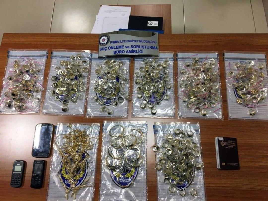 Van&rsquo;da Otomobilin Hava Yastığında 4 Kilo 424 Gram Ka&ccedil;ak Altın Ele Ge&ccedil;irildi