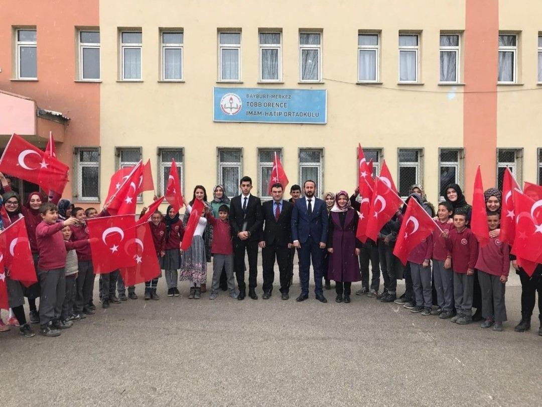 &Ouml;ğrencilere Kitap Hediyesi