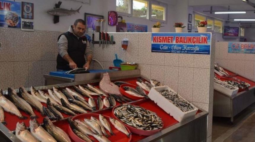 Karadeniz&rsquo;de Balık Kalmayınca Trabzon&rsquo;a Balıklar Ege&rsquo;den Geldi