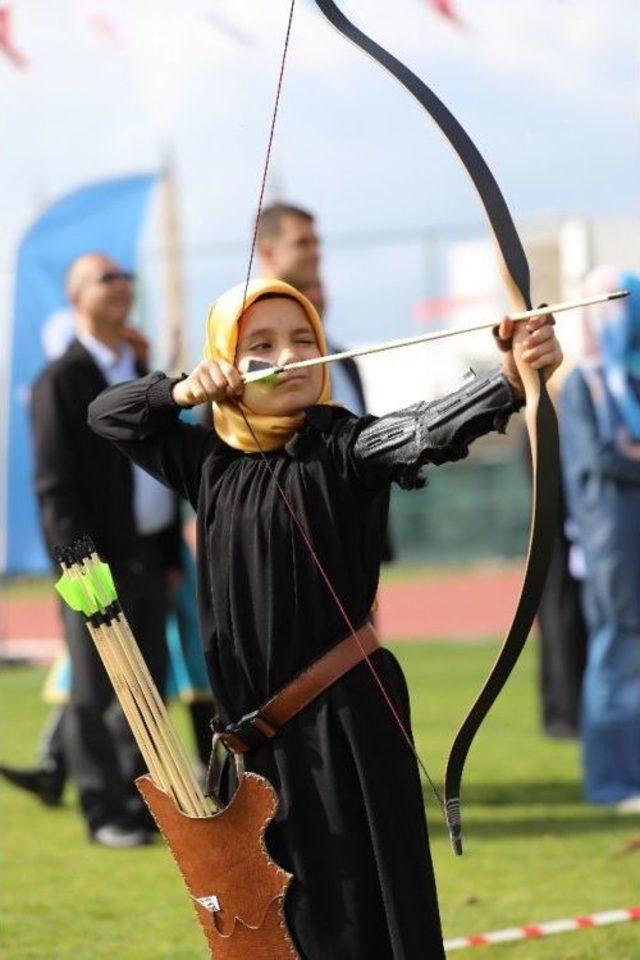 Fetih Coşkusu Geleneksel Okçuluk Yarışmasında 71 Sporcu Mücadele Ediyor