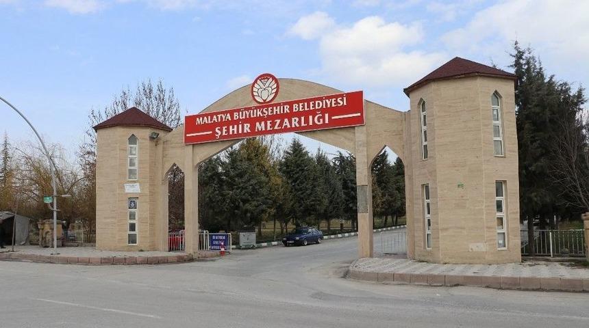 Kocası Tarafından &Ouml;ld&uuml;r&uuml;len Gen&ccedil; Kadın Toprağa Verildi