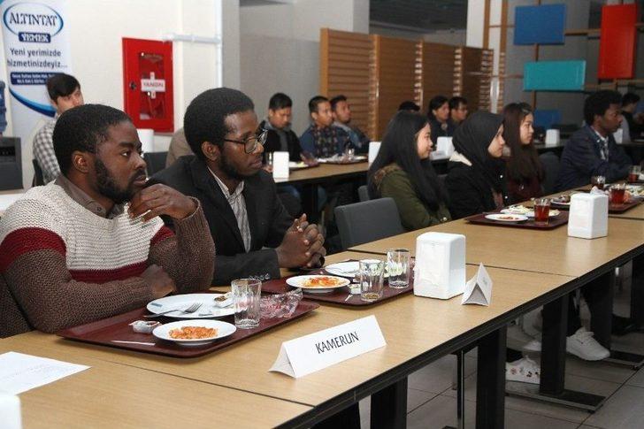 Başkan Kasap Rize’deki Yabancı Öğrencilerle Kahvaltıda Buluştu