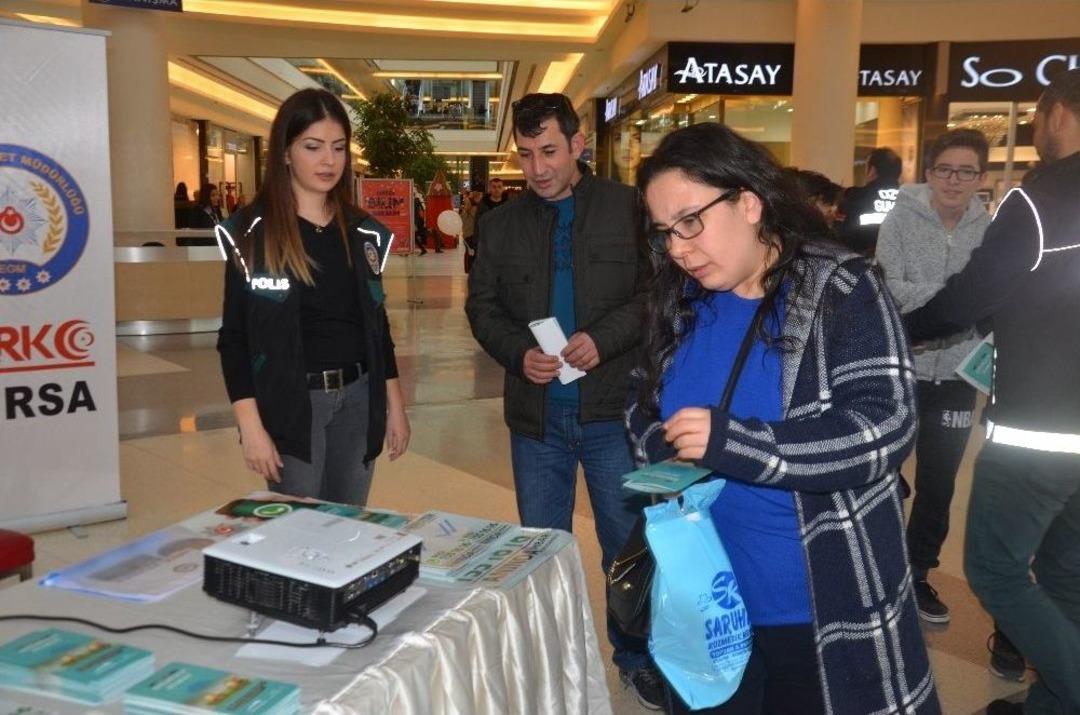 Avm&rsquo;de Narkotik K&ouml;peğiyle Uyuşturucuyla M&uuml;cadele