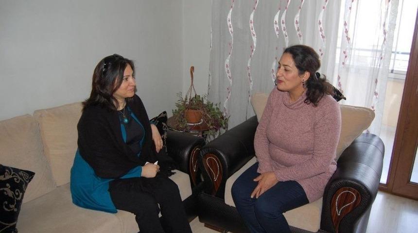 Sema &Uuml;nl&uuml;, Şehit Ailesini Ziyaret Etti