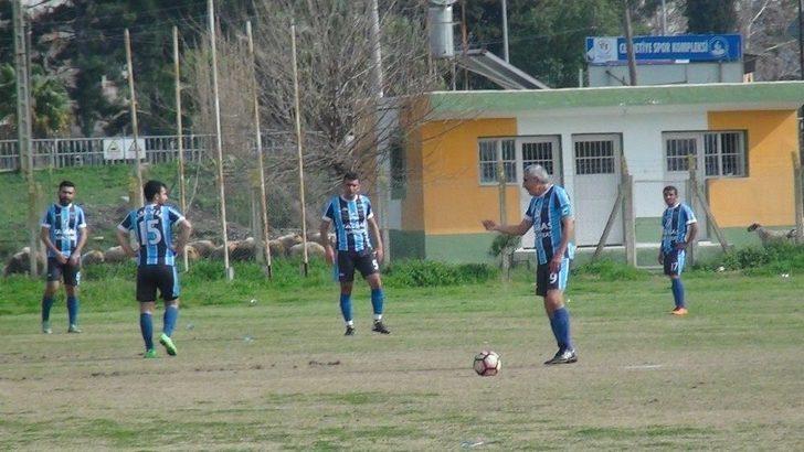 69’luk Futbolcu Kunt; Osmaniye’de Takımıyla İlk Maçına Çıktı G1