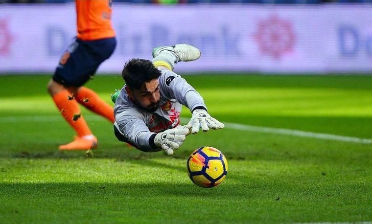 Spor Toto Süper Lig: Medipol Başakşehir: 1 - Göztepe: (ilk Yarı) G5