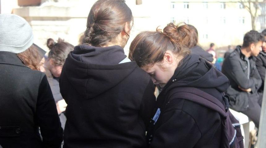 Kazada &Ouml;len Liseli İrem, G&ouml;zyaşlarıyla Son Yolcuğuna Uğurlandı