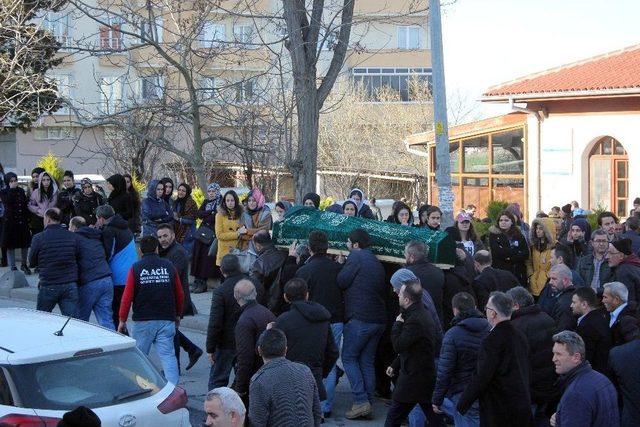 Kazada Ölen Liseli İrem, Gözyaşlarıyla Son Yolcuğuna Uğurlandı