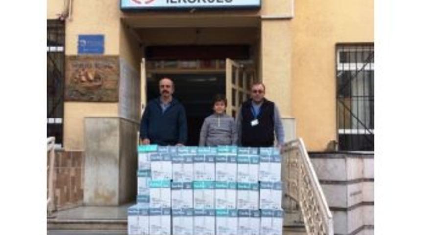 İzmit Bekediyesi&rsquo;nden Geri D&ouml;n&uuml;ş&uuml;m&uuml; Destekleyen Okullara Fotokopi Kağıdı