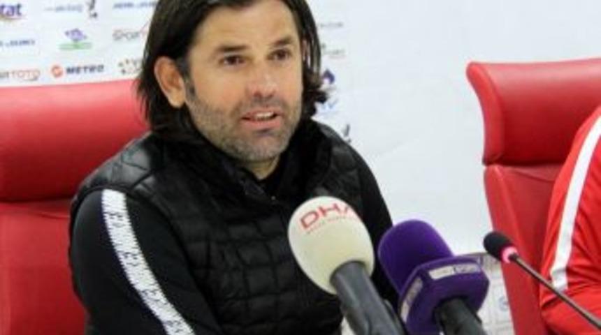 &Uuml;z&uuml;lmez: &ldquo;bu Senenin En K&ouml;t&uuml; Oyununu İlk 45 Dakikada Oynadık&rdquo;