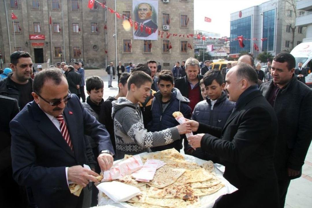 Validen Vatandaşa G&ouml;zleme İkramı