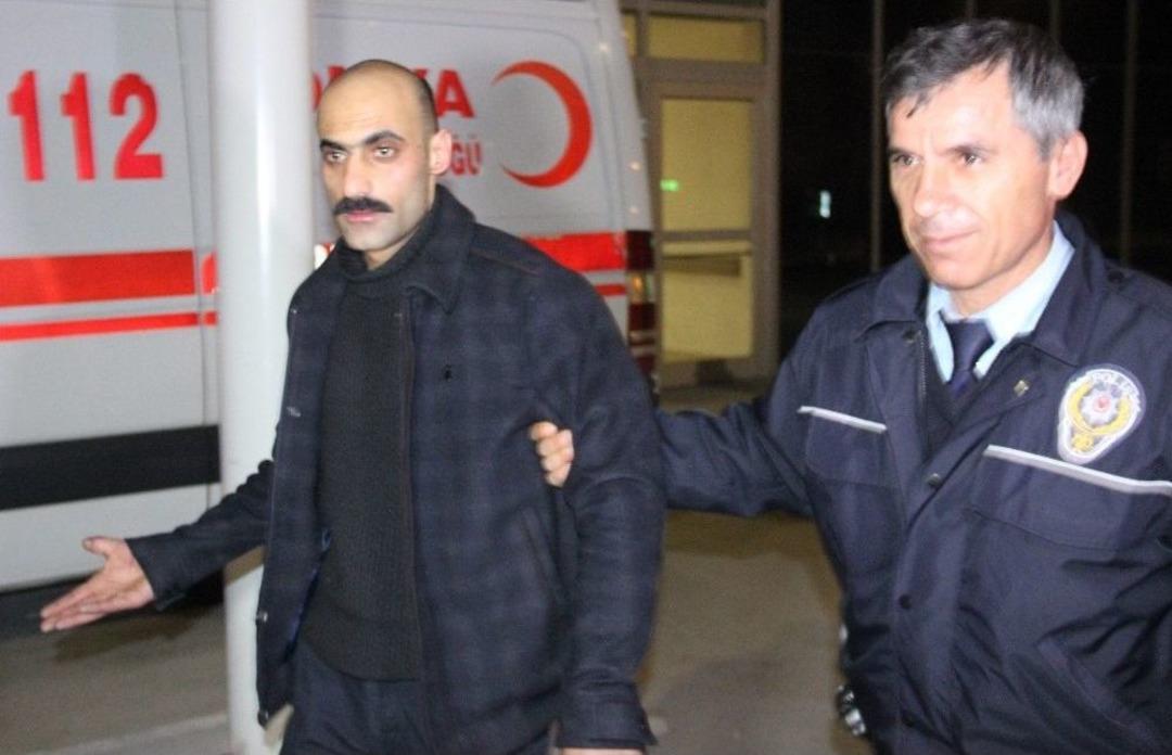 Otomobili İle Baklava D&uuml;kkanına Girdi Sonra: "ne Kazası Ya Kaza Olmadı Ki" Dedi