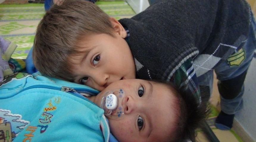 Doğuştan Makatı Olmayan Bebek Yaşam M&uuml;cadelesi Veriyor