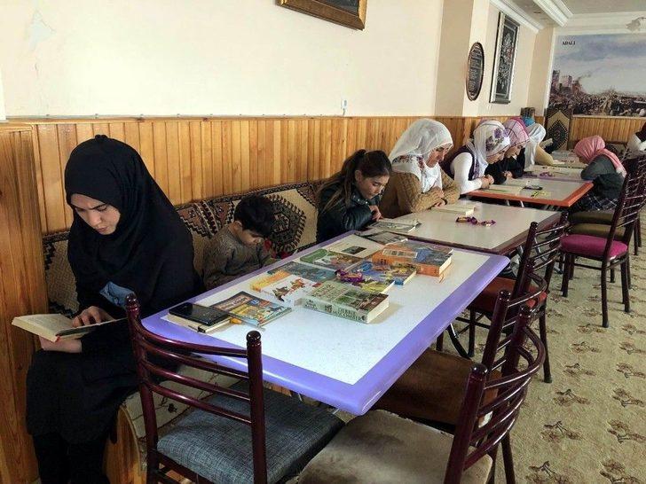 Bu Köyde 7’den 77’e Herkes Kitap Okuyor G4