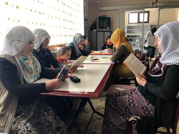 Bu Köyde 7’den 77’e Herkes Kitap Okuyor G5