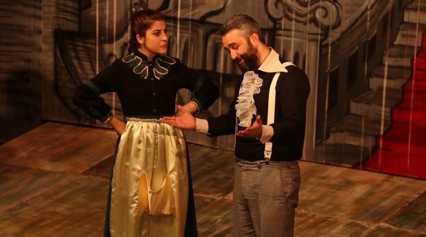 &ldquo;hangimiz Sevmedik" Kayseri&rsquo;de Sahnelendi