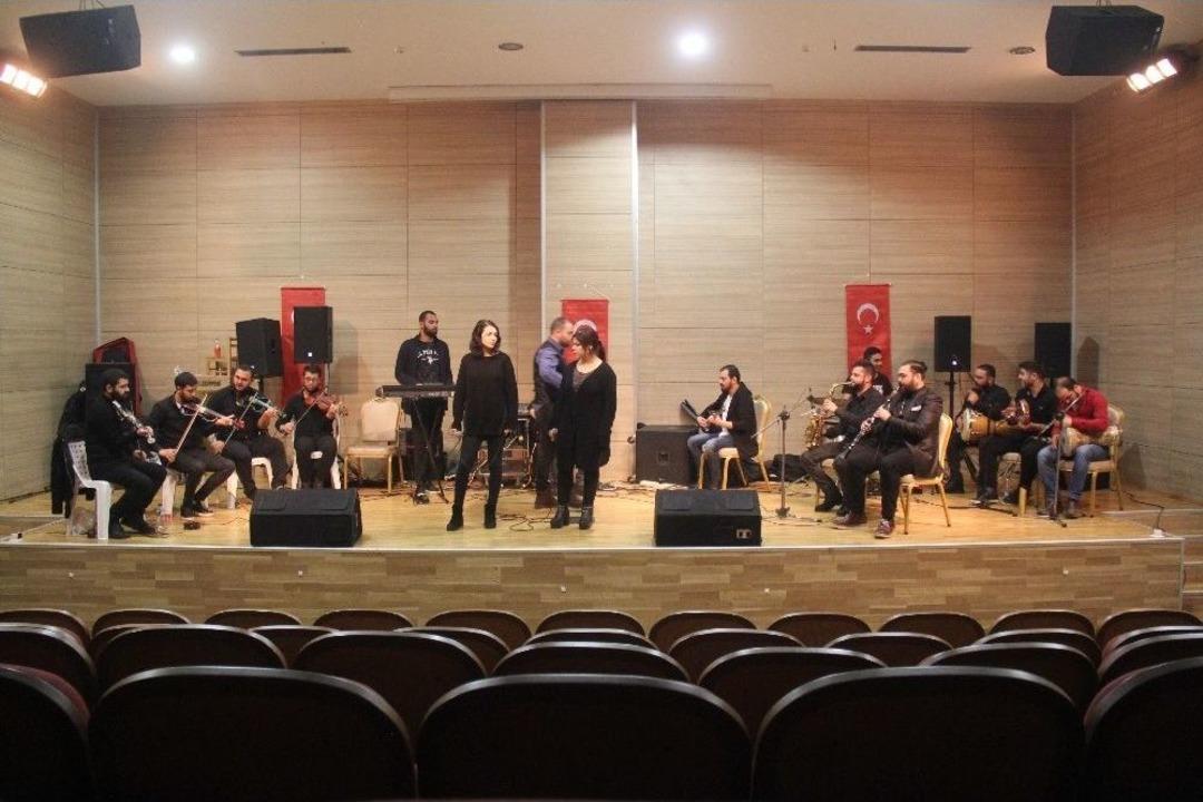 (&ouml;zel) İzmitli Roman Orkestrası, Geliştirdikleri Tarz İle Avrupa Turnesini Hedefliyor