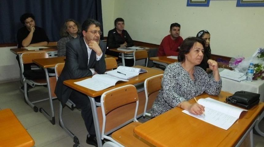 Burhaniye&rsquo;de Rus&ccedil;a Kursuna Yoğun İlgi