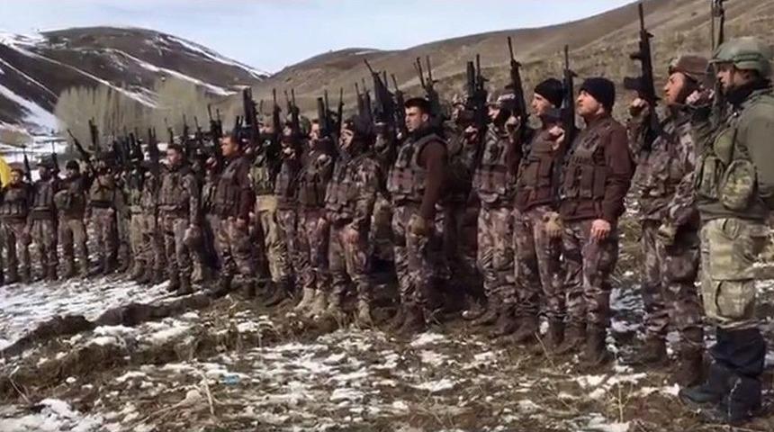 H&uuml;cre Evinde 4 Ter&ouml;risti Etkisiz Hale Getiren Komandolar, Operasyon Sonrası &lsquo;komando Andını&rdquo; S&ouml;yledi