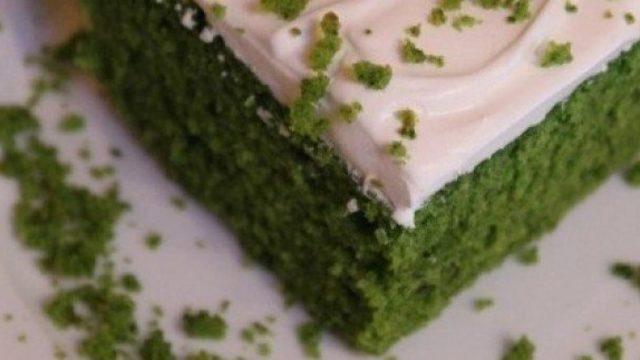 Yoğurtlu Ispanaklı Kek