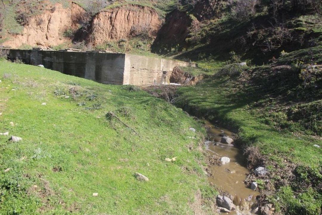 Mahalle Sakinlerinin A&ccedil;ıktan Akan Kanalizasyon Tepkisi