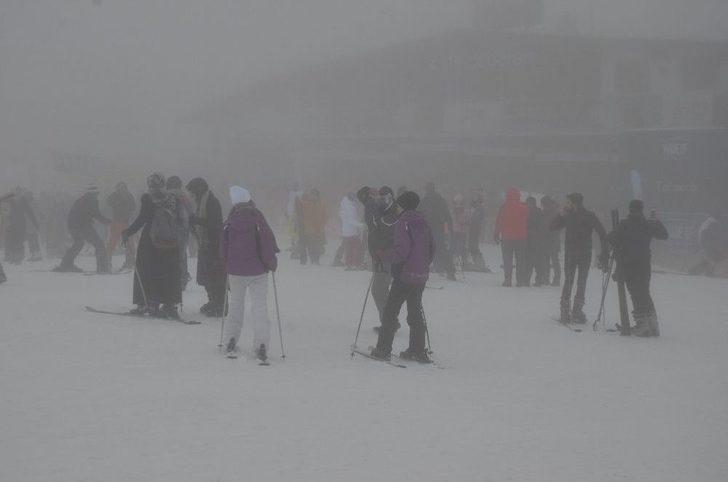 Uludağ Yoğun Kar Ve Sise Rağmen Doldu Taştı G1