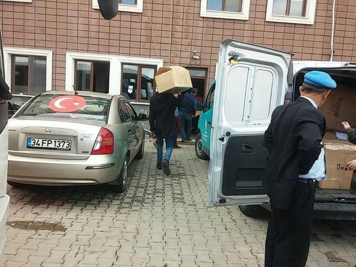 Muhtarlar, Manisalıların Selamlarını Ve Hediyelerini Mehmetçiğe Ulaştırdı G1