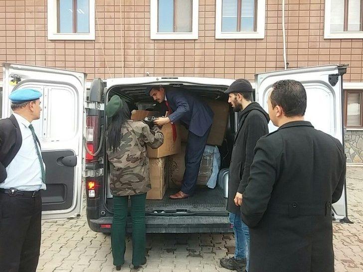 Muhtarlar, Manisalıların Selamlarını Ve Hediyelerini Mehmetçiğe Ulaştırdı G3