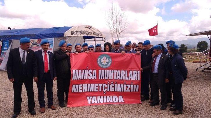 Muhtarlar, Manisalıların Selamlarını Ve Hediyelerini Mehmetçiğe Ulaştırdı G4