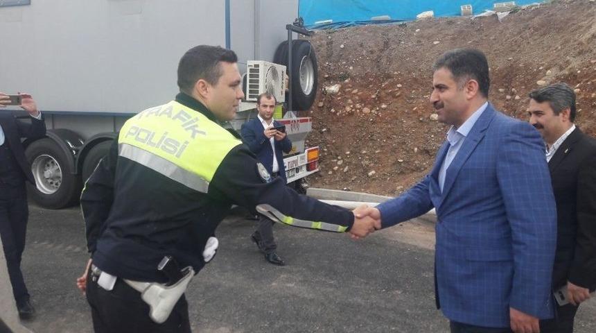 Milletvekili Halil Fırat N&ouml;bet Tutan Polislerle Bir Araya Geldi