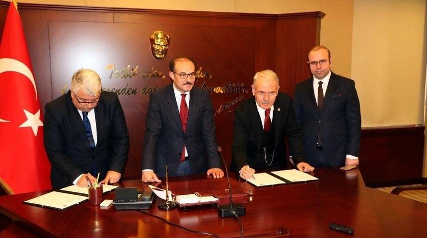 Bozok &Uuml;niversitesi İle Milli Eğitim M&uuml;d&uuml;rl&uuml;ğ&uuml; Arasında Eğitim Protokol&uuml; İmzalandı